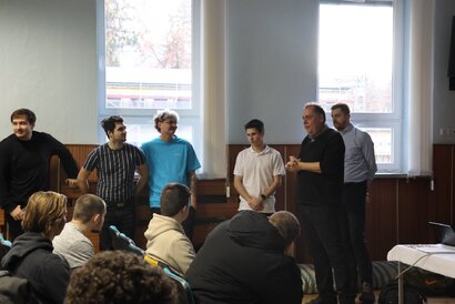 Absolventi na pôde školy: Skúsenosti z praxe aj štúdia 