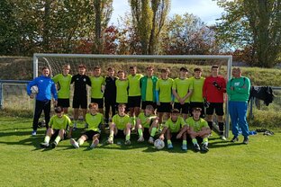 Zväčšiť fotografiu - Veľký futbal