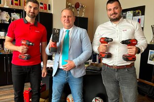 Zväčšiť fotografiu - Projekt "hilti stroje pre školy"