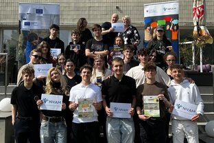 Zväčšiť fotografiu - Žiaci školského parlamentu na neformálnom vzdelávaní