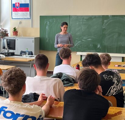 Beseda o rizikách nikotínu a energetických nápojov