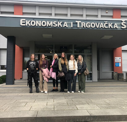 Erasmus+ Čakovec 2025 - odborná stáž žiačok odboru obchodná akadémia - bilingválne štúdium