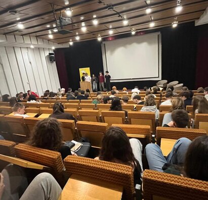 Žiačky 5.A na Parlamente detí a mládeže