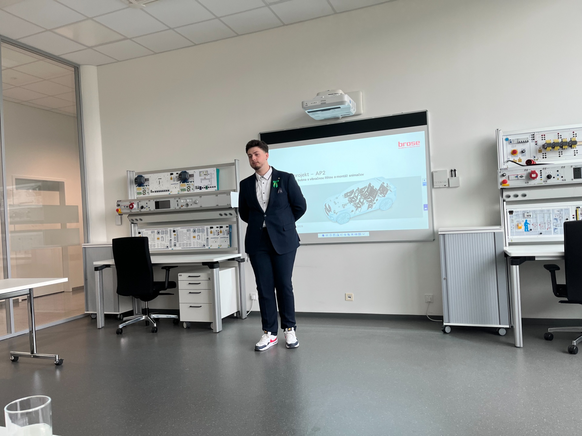 Mechanici-mechatronici úspešne zvládli praktické maturity